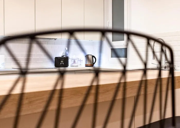 Urban Chic Moyua By Next Stop