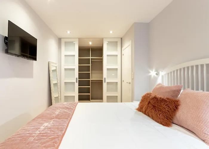 Urban Chic Moyua By Next Stop